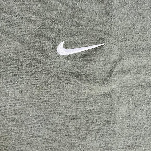 Vintage Y2K Nike Shirt Adult Medium Green & White Faded Small Contrast Logo Tee - Picture 2 of 10